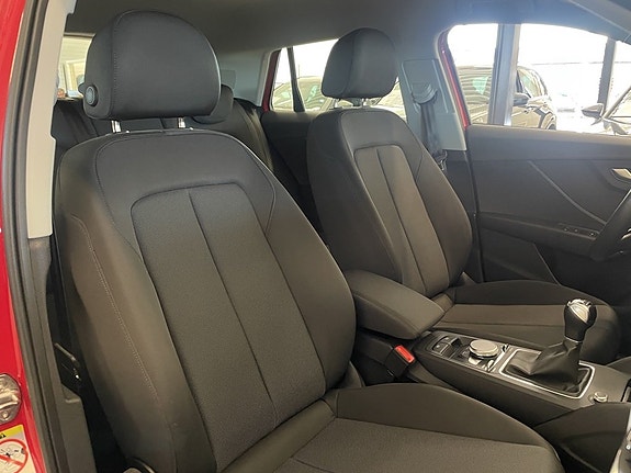 Audi Q2 10 of 21