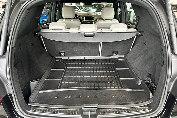 Mercedes-Benz ML350 21 of 24