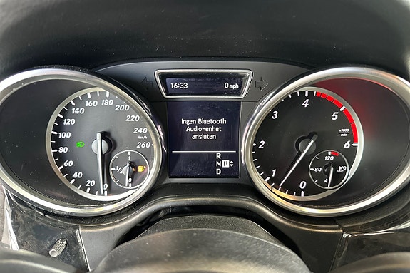 Mercedes-Benz ML350 17 of 24