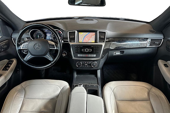 Mercedes-Benz ML350 14 of 24