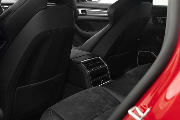 Porsche Panamera GTS 25 of 28