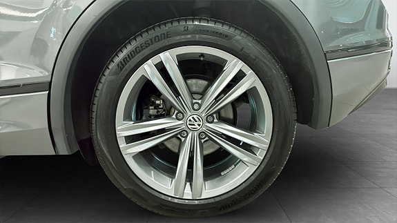 Volkswagen Tiguan 6 of 13