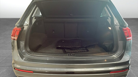 Volkswagen Tiguan 12 of 13