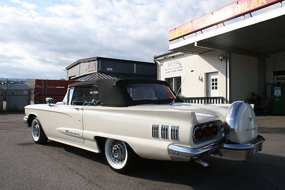 Ford Thunderbird