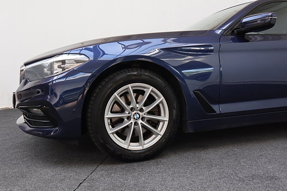BMW 520d 4 of 5