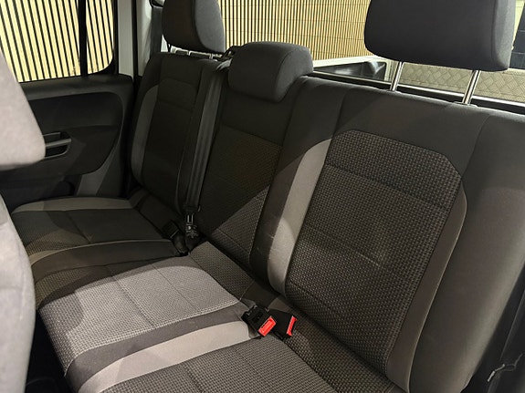 Volkswagen Amarok 12 of 23