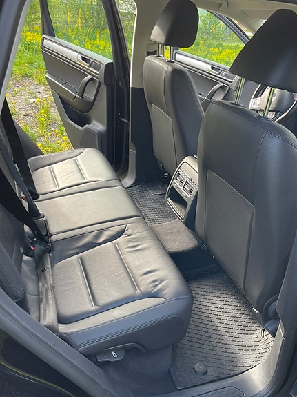 Volkswagen Touareg 4 of 5