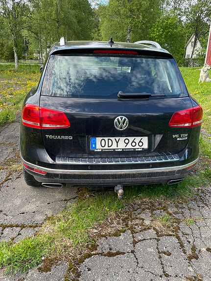 Volkswagen Touareg 3 of 5
