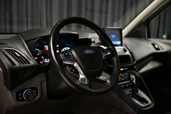 Ford Transit Connect 16 of 29