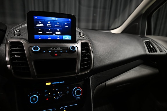 Ford Transit Connect 24 of 29