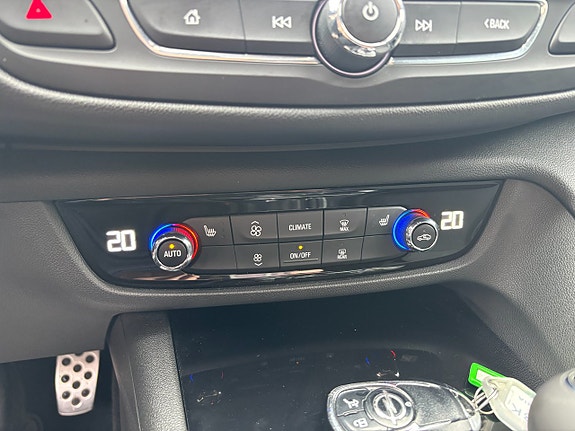 Opel Insignia 17 of 28