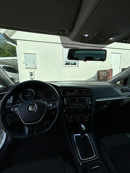 Volkswagen Golf VII 6 of 10