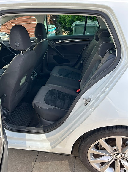 Volkswagen Golf VII 8 of 10