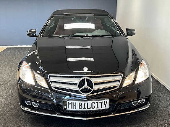 Mercedes-Benz E250 4 of 5