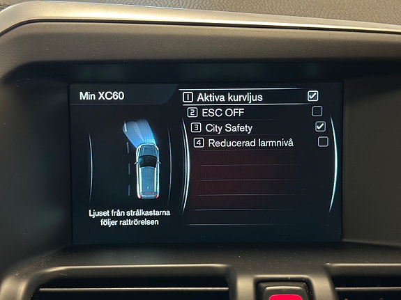 Volvo XC60 14 of 22
