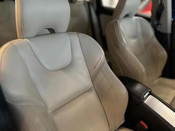 Volvo XC60 16 of 22