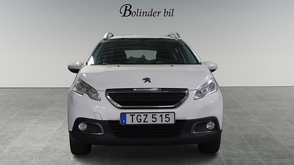 Peugeot 2008 2 of 5