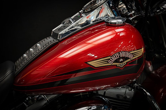 Harley-Davidson Fat Boy (FLSTF) 12 of 17