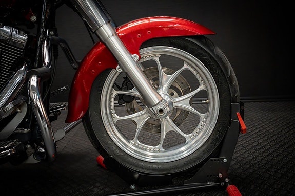Harley-Davidson Fat Boy (FLSTF) 9 of 17