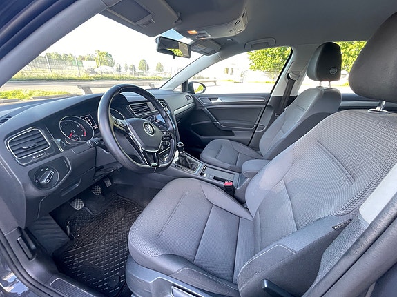 Volkswagen Golf VII 12 of 18