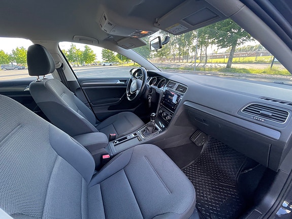Volkswagen Golf VII 10 of 18