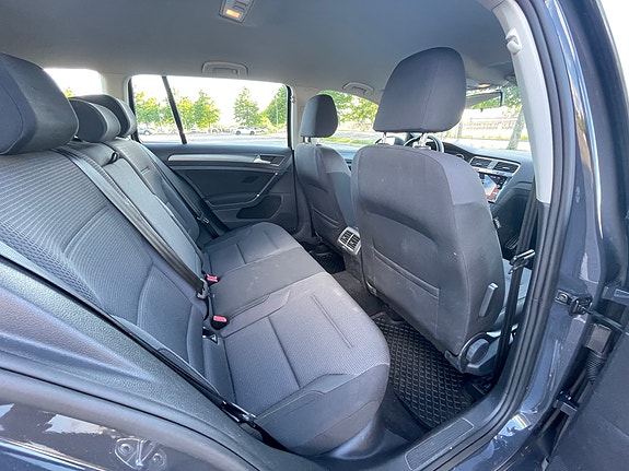 Volkswagen Golf VII 9 of 18