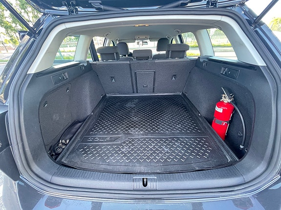 Volkswagen Golf VII 13 of 18