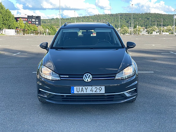 Volkswagen Golf VII 2 of 18