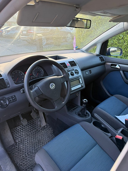 Volkswagen Touran 5 of 5