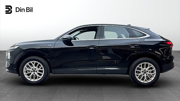 Audi Q3 2 of 5