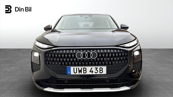 Audi Q3 4 of 5