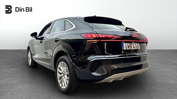 Audi Q3 3 of 5