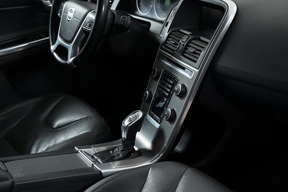 Volvo XC60 16 of 19