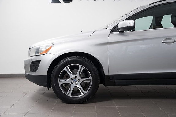 Volvo XC60 3 of 19