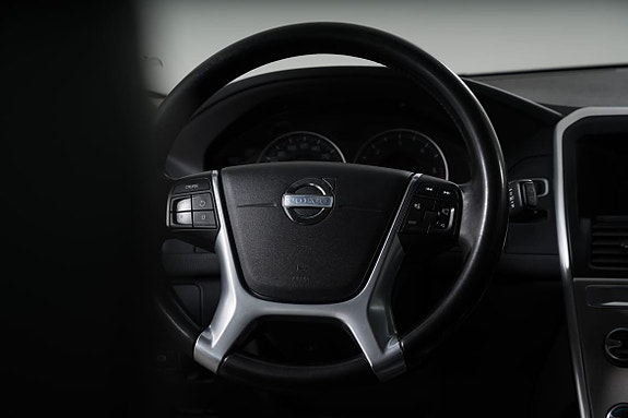 Volvo XC60 12 of 19