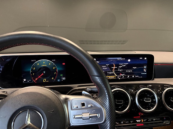 Mercedes-Benz A200 13 of 16