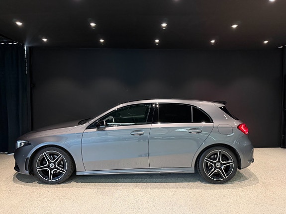 Mercedes-Benz A200 3 of 5