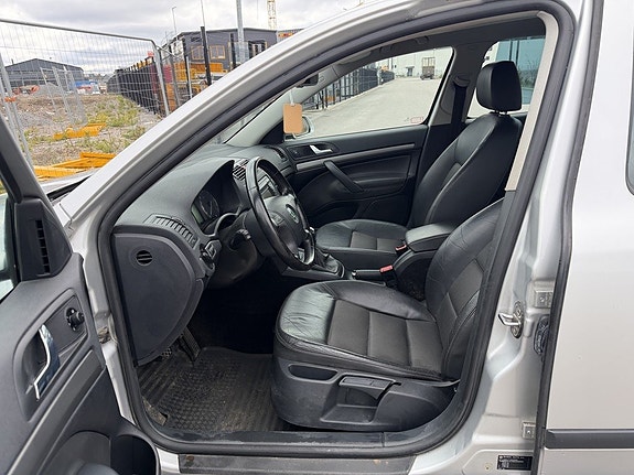 Skoda Octavia 10 of 27
