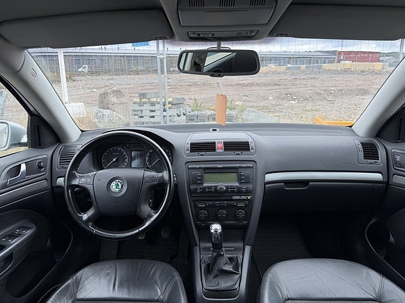 Skoda Octavia 18 of 27