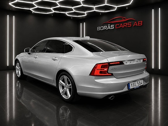 Volvo S90 4 of 5