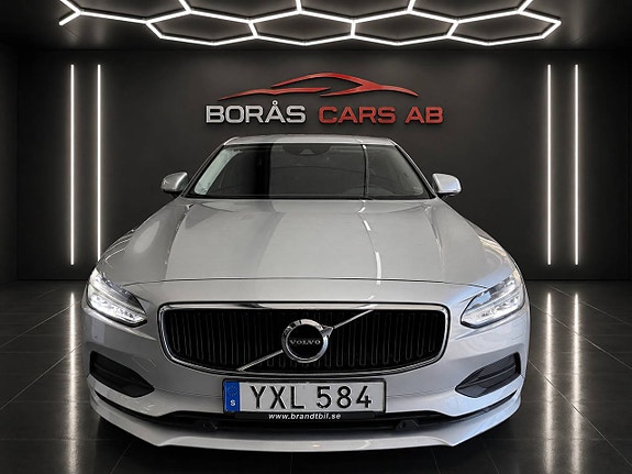 Volvo S90 2 of 5