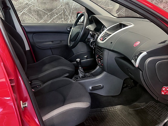 Peugeot 206+ 7 of 9