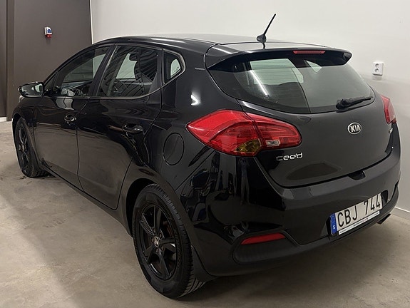 Kia Ceed 3 of 10