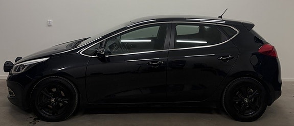 Kia Ceed 2 of 10