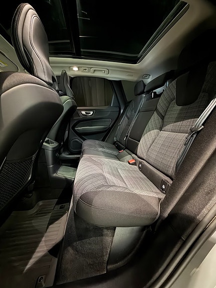 Volvo XC60 10 of 19