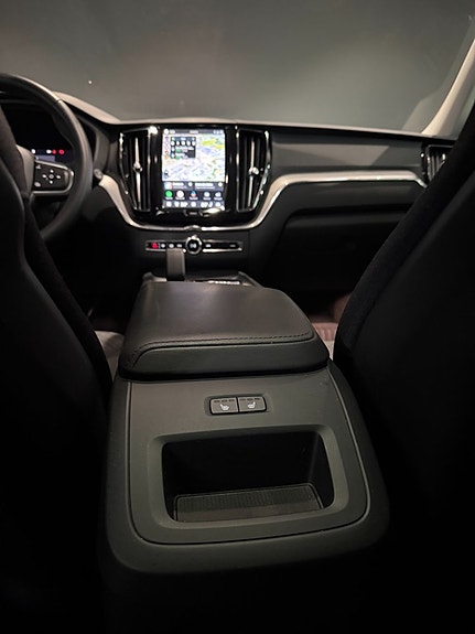 Volvo XC60 11 of 19