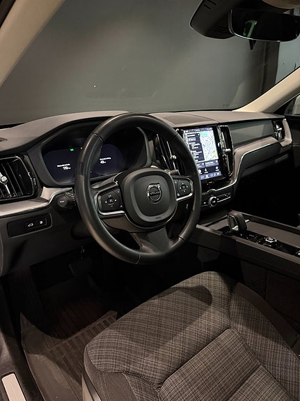 Volvo XC60 13 of 19