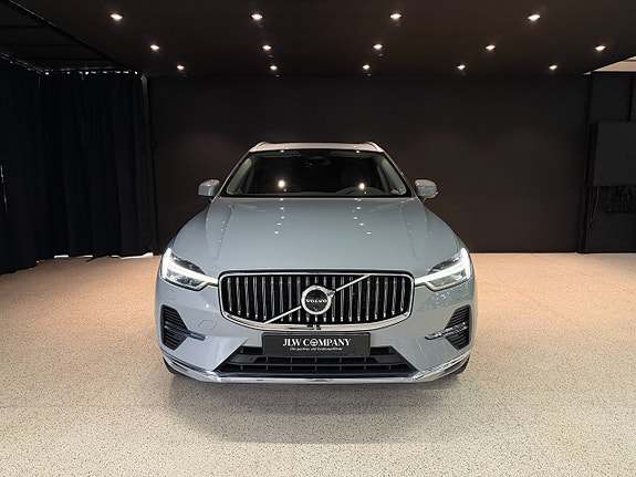 Volvo XC60 2 of 5