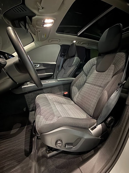 Volvo XC60 12 of 19