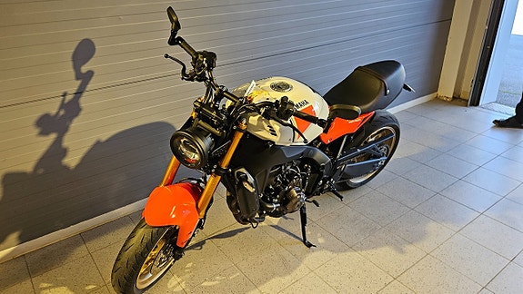 Yamaha XSR900 3 of 4